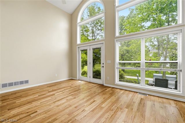33984 Crown Colony Drive, Avon, OH 44011