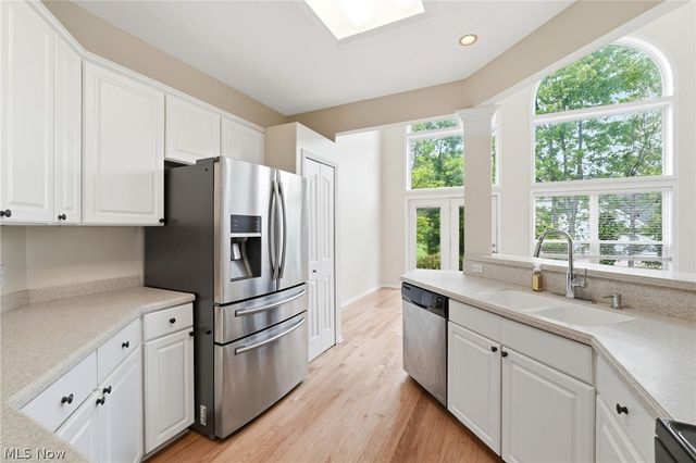 33984 Crown Colony Drive, Avon, OH 44011
