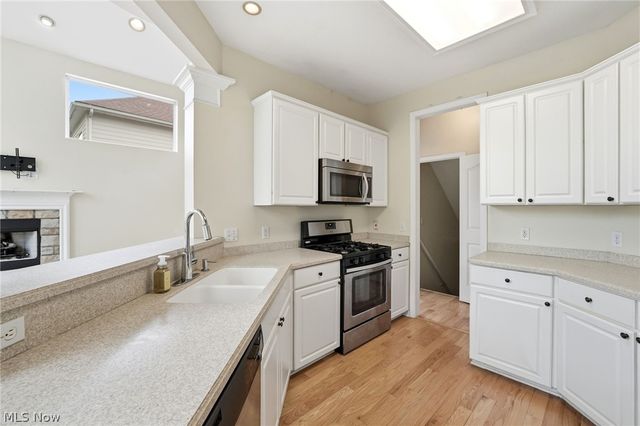 33984 Crown Colony Drive, Avon, OH 44011