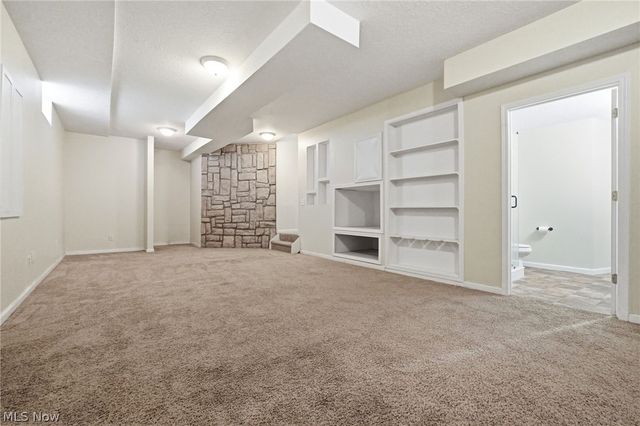 33984 Crown Colony Drive, Avon, OH 44011