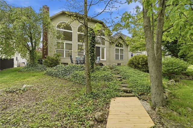 33984 Crown Colony Drive, Avon, OH 44011