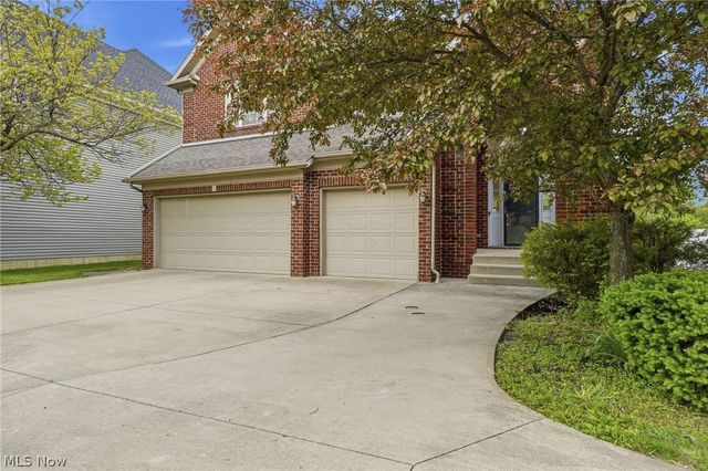 33984 Crown Colony Drive, Avon, OH 44011