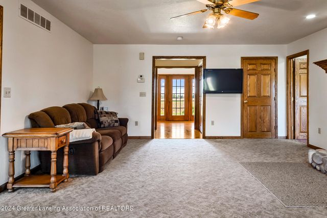 7757 N Forest Hill Road, St. Johns, MI 48879