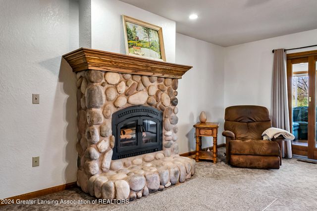 7757 N Forest Hill Road, St. Johns, MI 48879