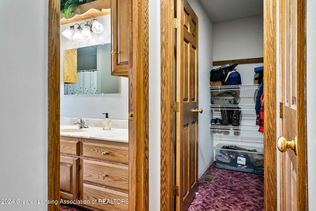 7757 N Forest Hill Road, St. Johns, MI 48879