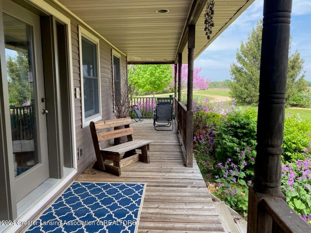 7757 N Forest Hill Road, St. Johns, MI 48879