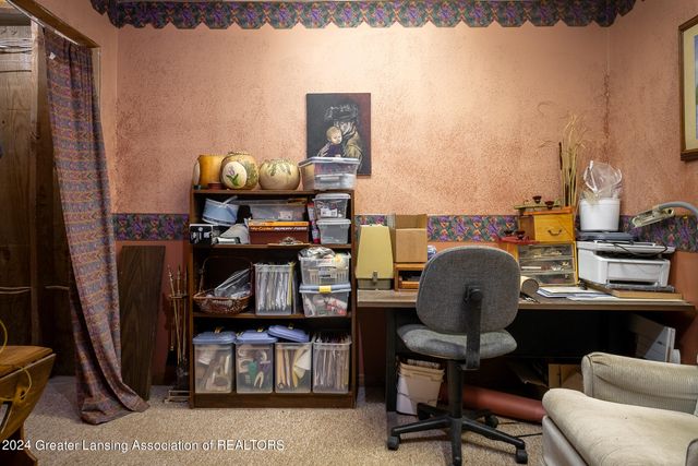 7757 N Forest Hill Road, St. Johns, MI 48879