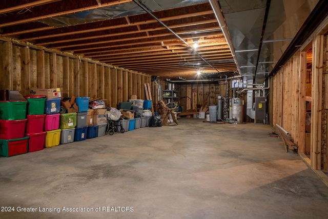 7757 N Forest Hill Road, St. Johns, MI 48879