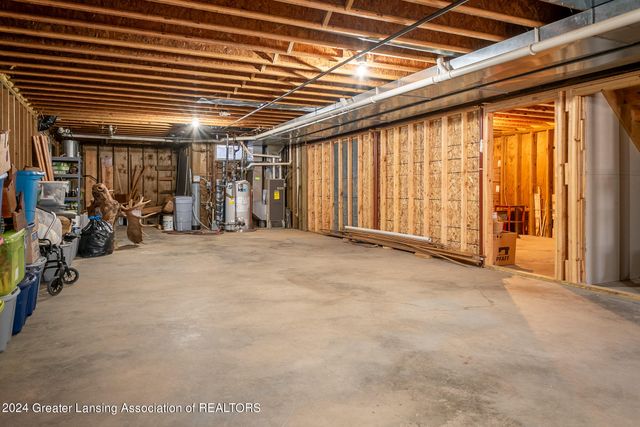 7757 N Forest Hill Road, St. Johns, MI 48879