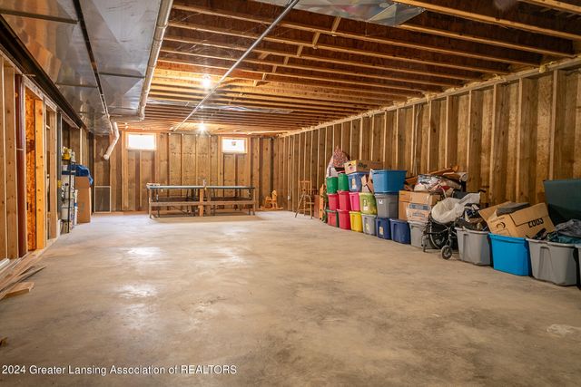 7757 N Forest Hill Road, St. Johns, MI 48879