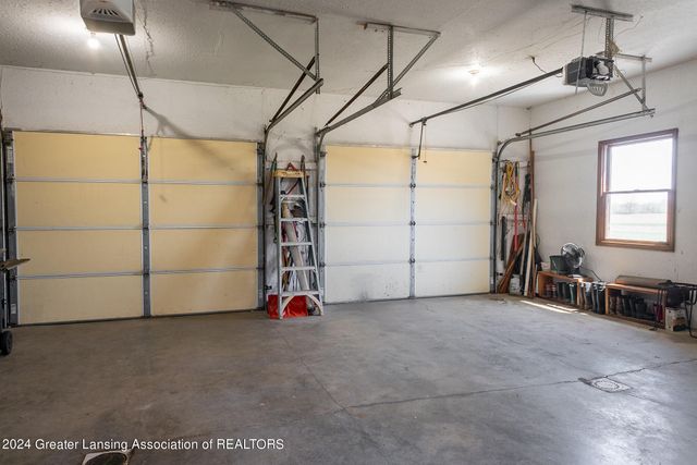 7757 N Forest Hill Road, St. Johns, MI 48879