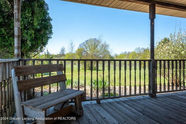 7757 N Forest Hill Road, St. Johns, MI 48879