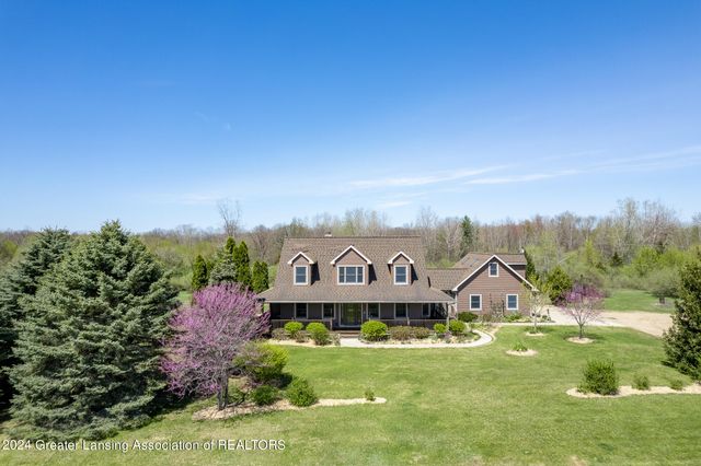 7757 N Forest Hill Road, St. Johns, MI 48879