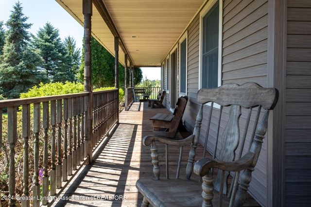 7757 N Forest Hill Road, St. Johns, MI 48879