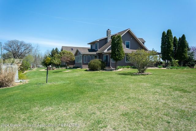 7757 N Forest Hill Road, St. Johns, MI 48879