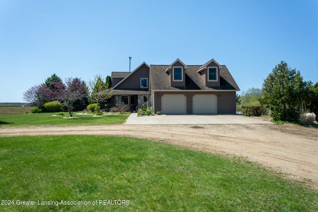 7757 N Forest Hill Road, St. Johns, MI 48879