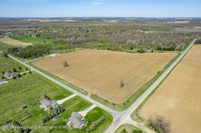 7757 N Forest Hill Road, St. Johns, MI 48879