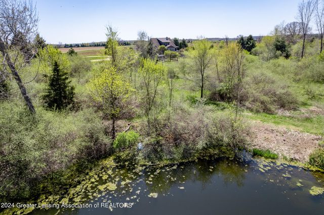 7757 N Forest Hill Road, St. Johns, MI 48879