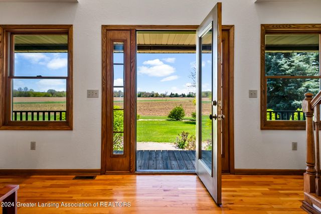 7757 N Forest Hill Road, St. Johns, MI 48879