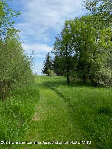 7757 N Forest Hill Road, St. Johns, MI 48879