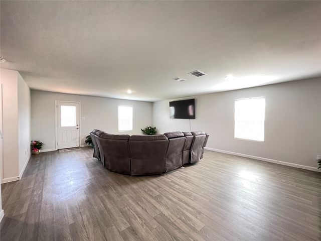 1007 Ripplewood Circle, Chandler, TX 75758