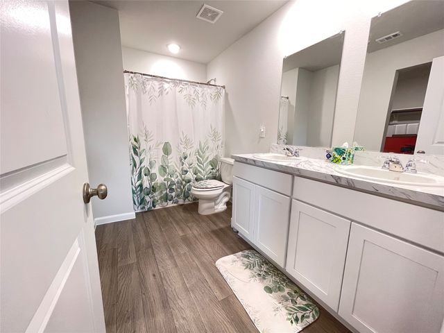 1007 Ripplewood Circle, Chandler, TX 75758
