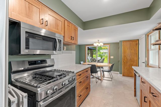 10916 Ewing Avenue S, Bloomington, MN 55431