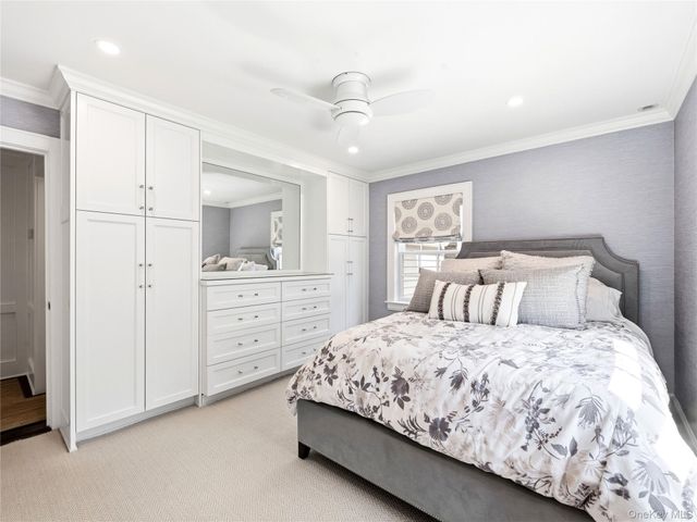 29 Hawthorne Place, Manhasset, NY 11030