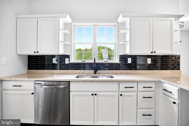 615 YARDLEY LN, Downingtown, PA 19335