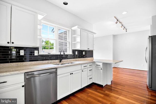 615 YARDLEY LN, Downingtown, PA 19335