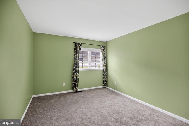 615 YARDLEY LN, Downingtown, PA 19335