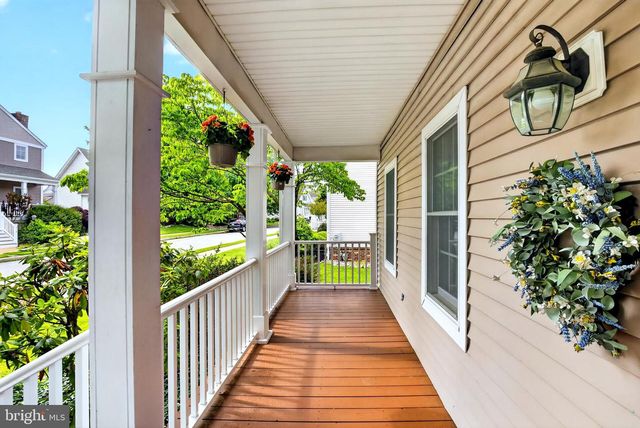 615 YARDLEY LN, Downingtown, PA 19335