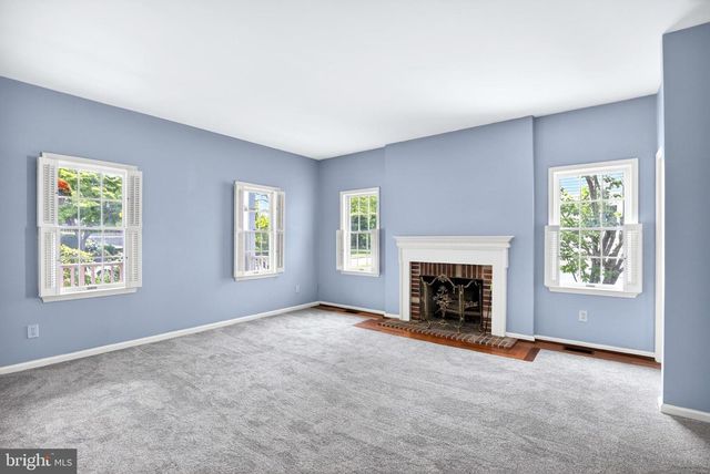 615 YARDLEY LN, Downingtown, PA 19335