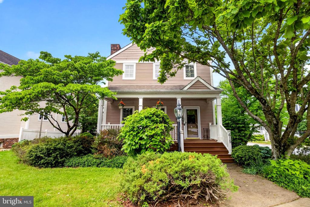 615 YARDLEY LN, Downingtown, PA 19335