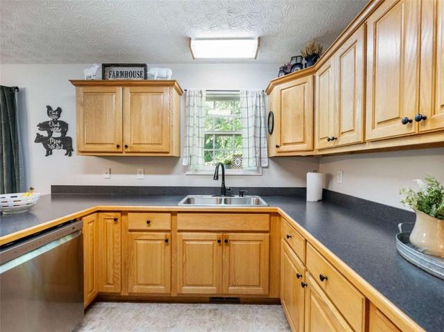 50 Kensington Drive, Cleveland, GA 30528