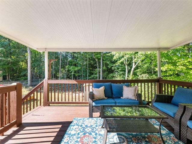 50 Kensington Drive, Cleveland, GA 30528