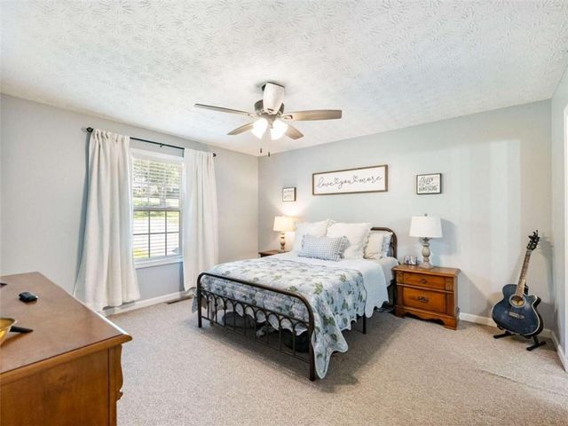 50 Kensington Drive, Cleveland, GA 30528