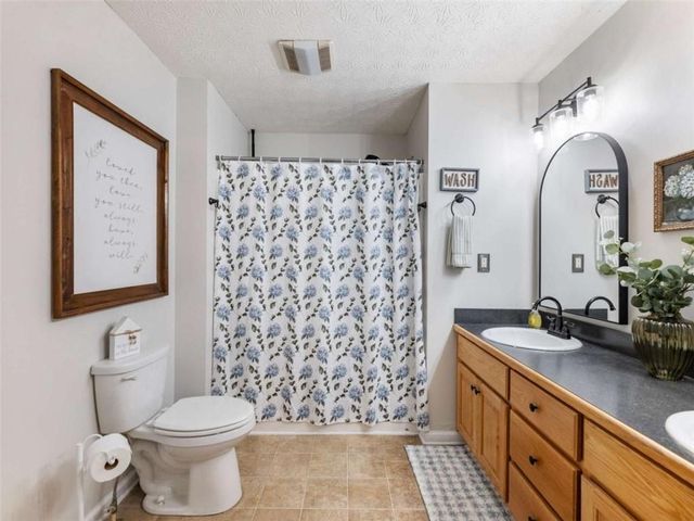 50 Kensington Drive, Cleveland, GA 30528