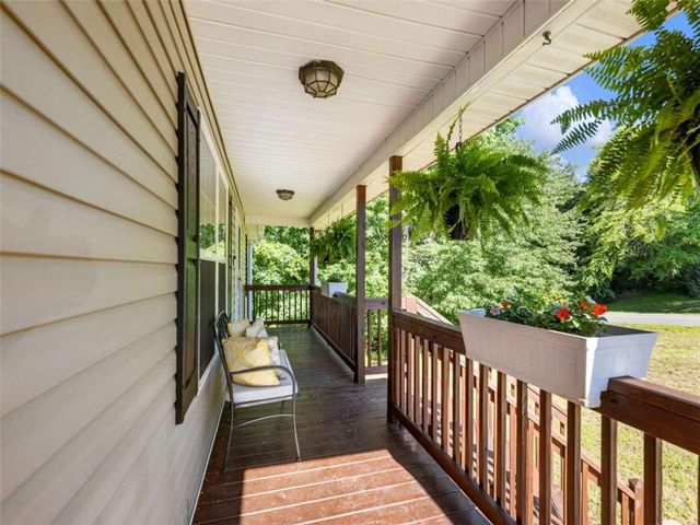 50 Kensington Drive, Cleveland, GA 30528