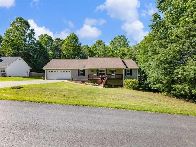 50 Kensington Drive, Cleveland, GA 30528