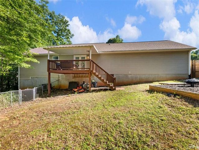 50 Kensington Drive, Cleveland, GA 30528