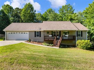 50 Kensington Drive, Cleveland, GA 30528