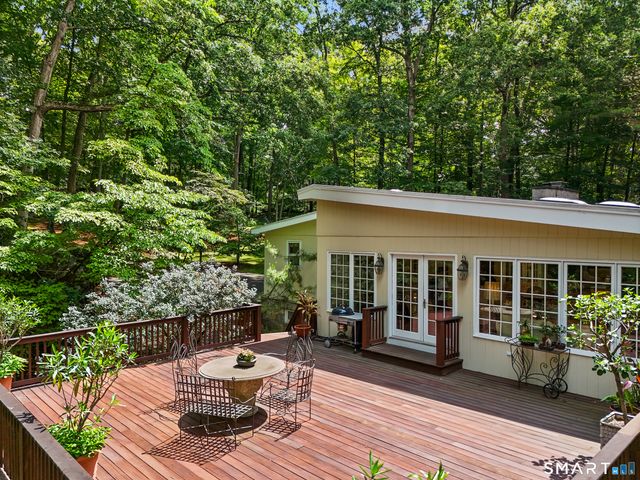 58 Arrow Head Drive, Stamford, CT 06903