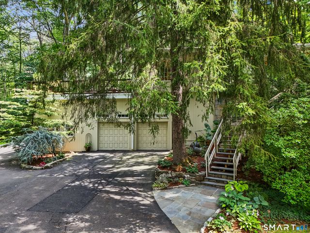 58 Arrow Head Drive, Stamford, CT 06903