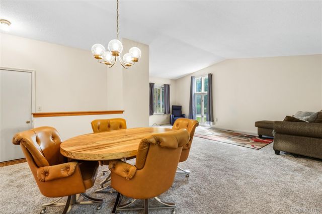 914 North Road, Fenton, MI 48430