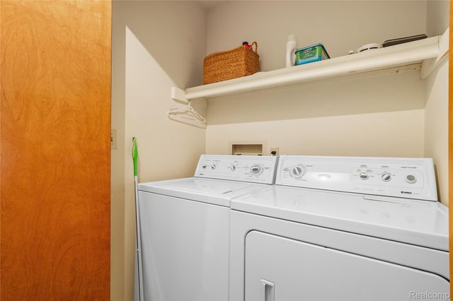 914 North Road, Fenton, MI 48430