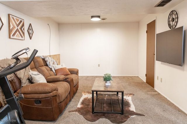 602 W Fernwood Avenue, Toronto, OH 43964