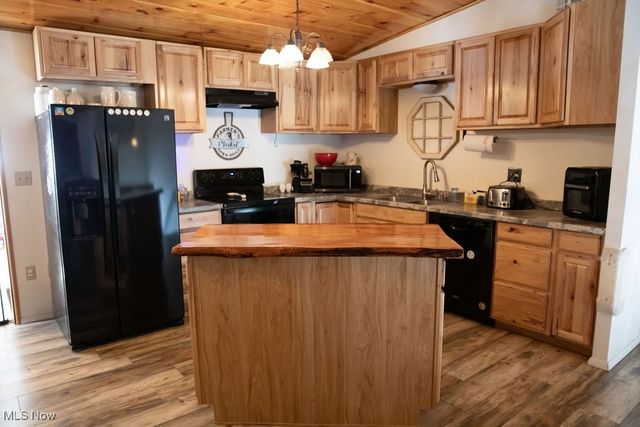 602 W Fernwood Avenue, Toronto, OH 43964