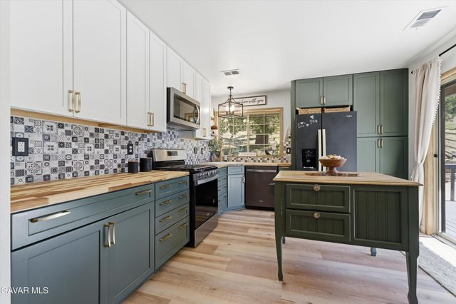 24360 Willow Pass Drive, Tehachapi, CA 93561