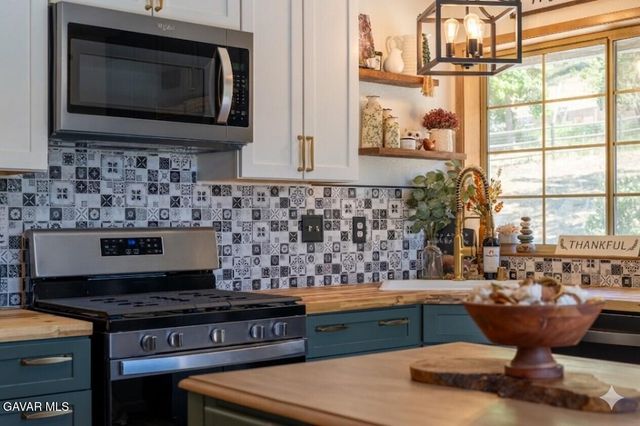 24360 Willow Pass Drive, Tehachapi, CA 93561